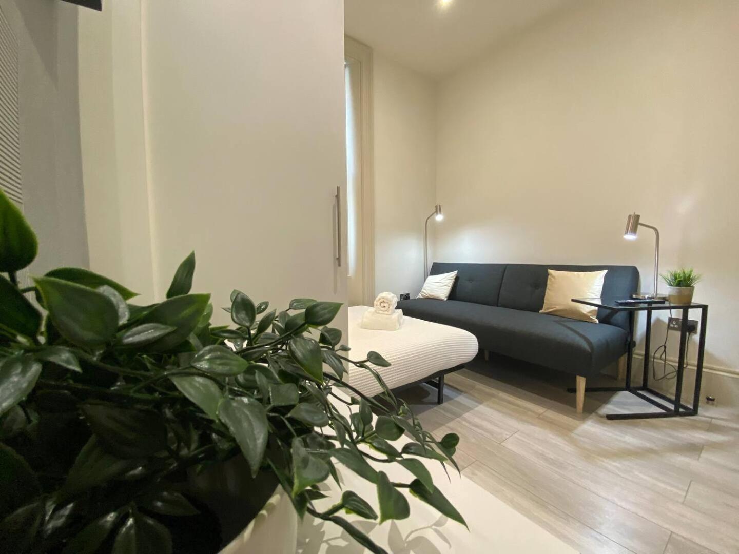 Apt 03 Beachside Beauty Central Studio Steps From Cafes Brighton Exterior foto
